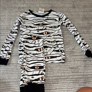 Kids Halloween Pajamas, size M (8-10)